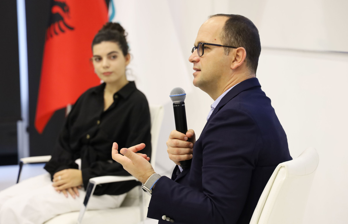 Ditmir Bushati with WBU students about education and the European dream