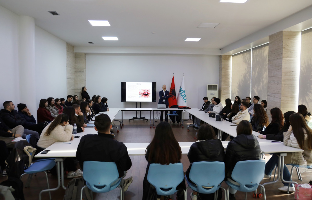 More Than a Lecture: Real Medical Experience on......